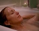 Felisitija Hofmane pieņem vannu filmā Transamerica