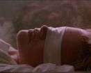 Leģendāra aina no filmas 9 ½ nedēļas, kurā Mikijs Rurks glāsta Kimas ķermeni ar ledus gabaliņiem