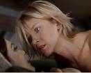 Naomi Vatsa maigojas ar citu sievieti filmā Mulholland Drive